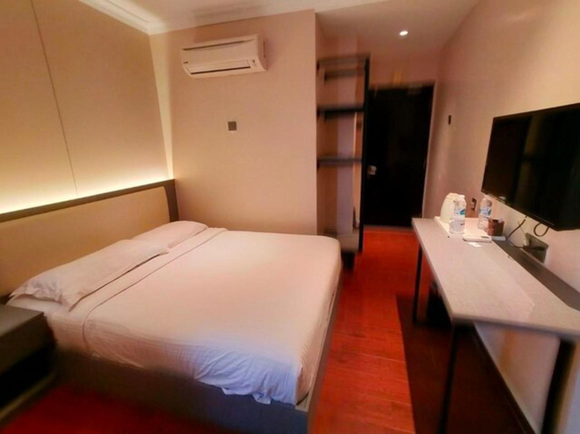 Super Oyo 998 Queen City Hotel George Town Exterior photo