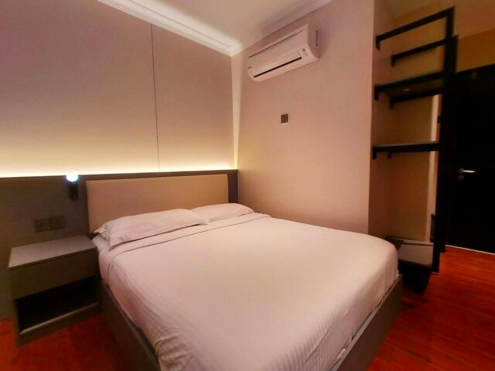 Super Oyo 998 Queen City Hotel George Town Exterior photo