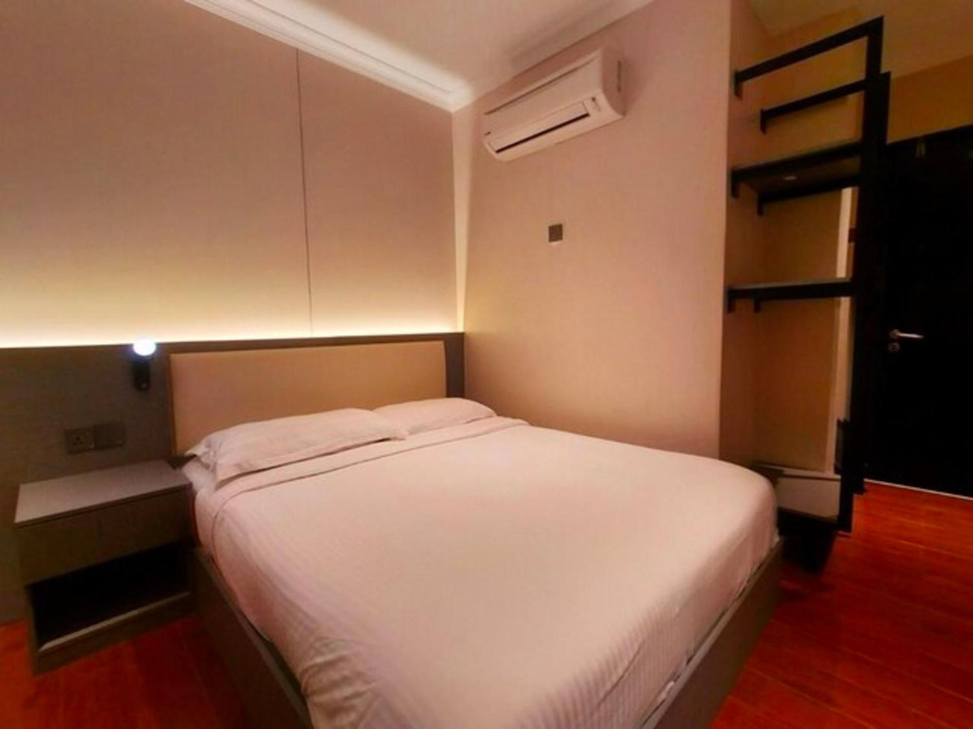 Super Oyo 998 Queen City Hotel George Town Exterior photo